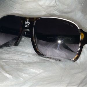 Moncler  ML0208 PLEIADES 52C 58
Pleiades Sunglasses